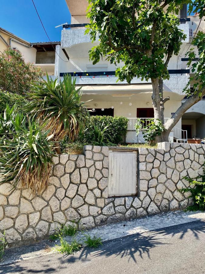 Modern Couples Coastal Getaway Mm Leilighet Crikvenica Eksteriør bilde